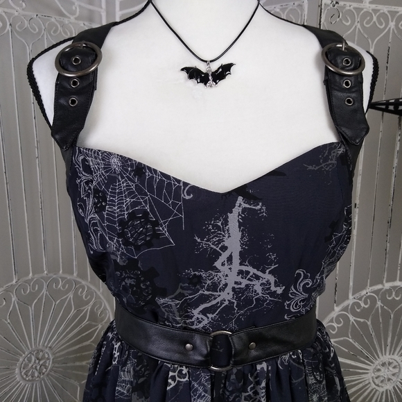 🚫SOLD🚫 Deadstock Spiderweb,Crow, and Gear Chiffon Mesh Overlay Steampunk Dress - Picture 4 of 7